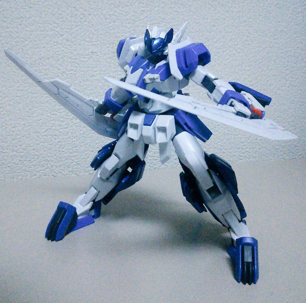 ポージング① メイン武器のツインエッジ