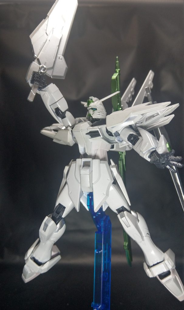 バスターソードを構え