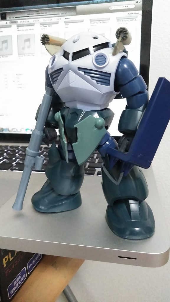 塗装前。
腰アーマーはバクトのパーツです〜