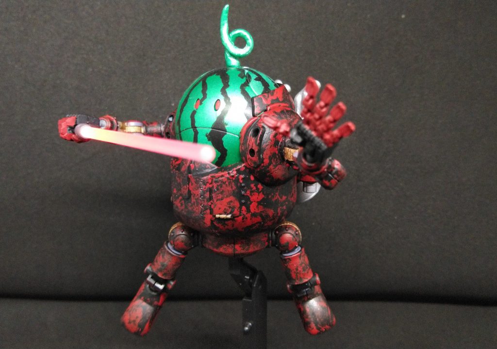 ビームサーベルも装備してます。