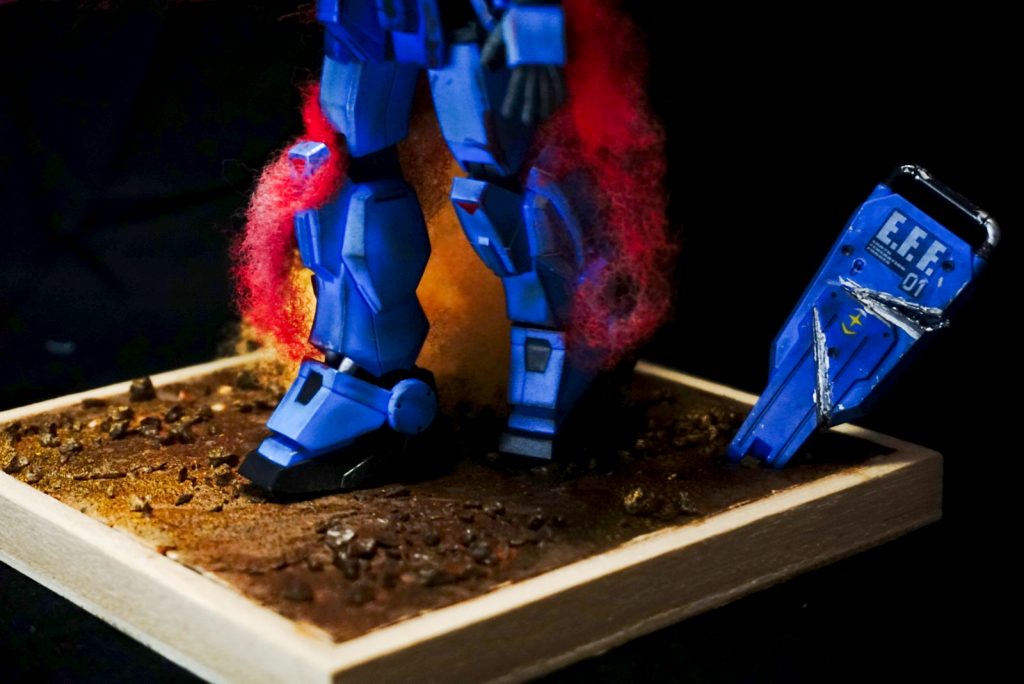 シールドは壊れかけたから捨てた感じで