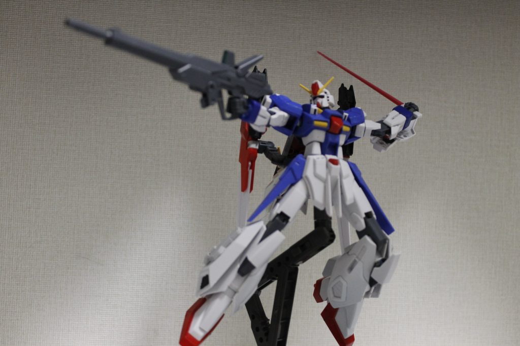 ビームライフルはライトニングゼータのものを流用してます。