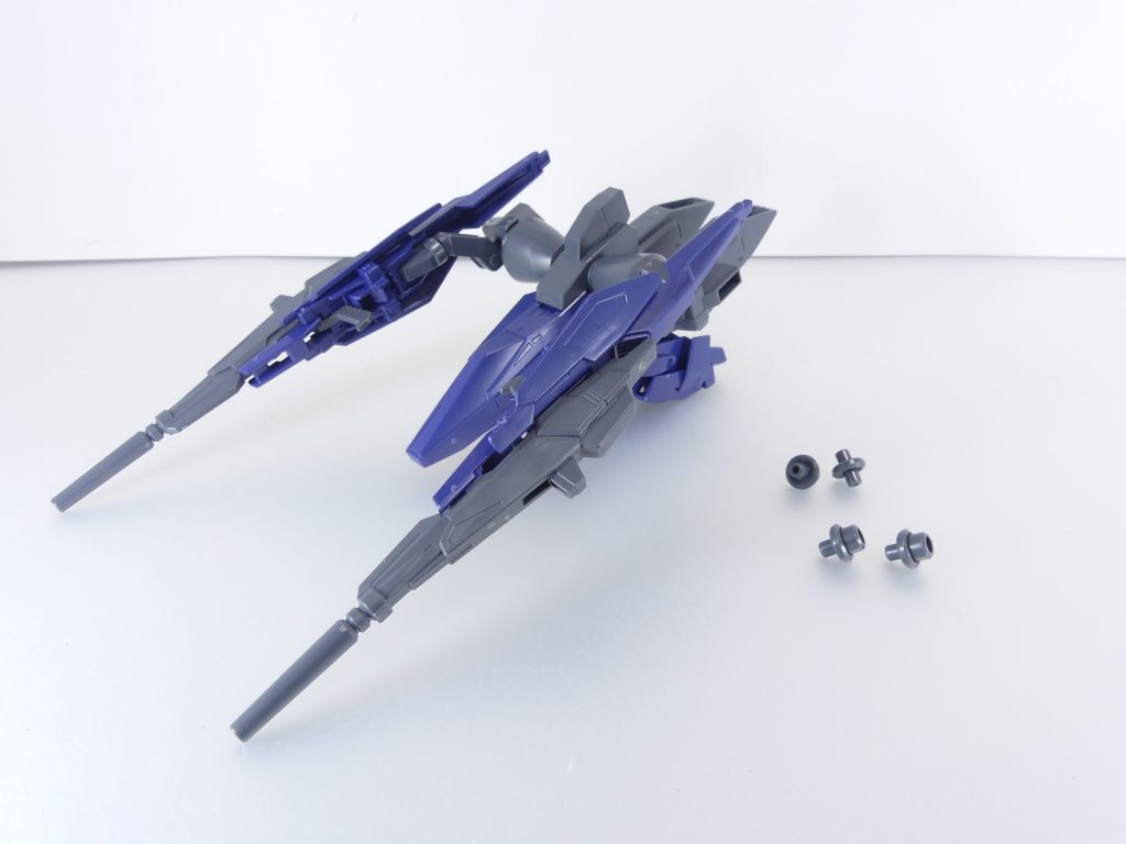 セット内容。・ビルドブースターMk-II本体(バックパック・コックピットブロック)・ビルドジョイント(3ミリ延長×2・3ミリ軸×2)初期故にパーツ構成としてはシンプルです。コックピットブロックには手甲マウントパーツを装備できます。シールは黄色部分など多めですが貼っていません。