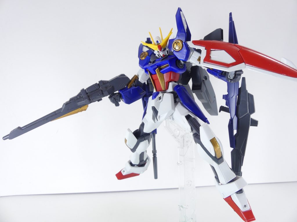 ビルトワイバーンガンダム改:「プラモダイバーキット&ビルト」登場の一形態。ビルトワイバーンのパックパックにビルドブースターMk-IIのパーツをカスタム、変形も可能。実際は「ビルドブースターの中央ユニットにMk-IIのアーム以降を組み付け」なのでこれも実際にはちょっと違っていたり。上記の通りブースターが無改造で組み付かないからでしょうか(きっちりフィットさせるにはブースター側の加工が必要)。