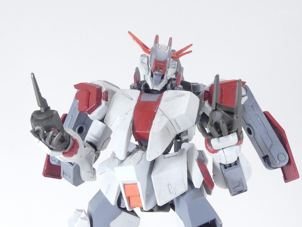 獅電用交換バイザー：カメラ視野の変更及び、個体識別のための換装用バイザー。カルメネールが右手に持っているものは通称「王の椅子」・オルガ専用機の物と同一。実際のオルガ専用機は細部が改修されており異なる。獅電以外には装備できないので手に持ってもらいました。平手はオプションセット５からです。後頭部に差し込む増加アンテナも付属しています。