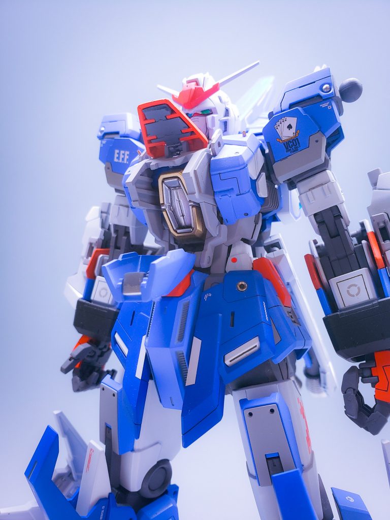 胴体を展開するとメガ粒子砲が姿を現します。
1度やってみたかったんですよね、このギミック♪