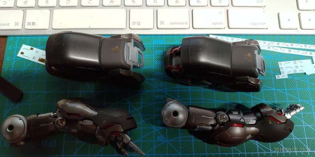 肩腕デカール貼り