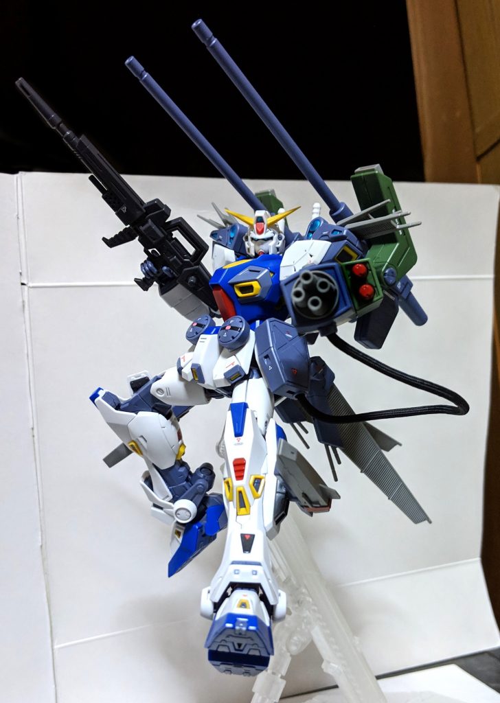 そして登場！E・S複合装備！（オリジナルです

　こういった設定に無い組み合わせが出来るのもF90の面白さだと思います

　以上、ミッションパック　Eタイプ&Sタイプでした
MG用に作られた物というだけあり、しっかりとした作りで完成度も高いのですが、色分けが少し足りない気がしてそこが少し残念なところだと思いました
　しかし、どちらの装備もカッコよく色々な組み合わせで楽しめるパーツなので悪くはないとも思いました