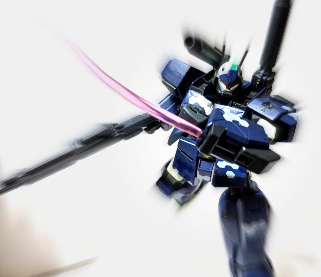 腕部ビーム・サーベル
 左腕部に取り付けられた武装、基本パワード・ガンランチャーを両手に装備した本機ではビーム・サーベルを取り出して使用する余裕は無いと判断し固定させる事で使用可能にした、ただし射撃戦が基本であるため本武装は非常用の物として扱われている
 ビーム・サーベルは腕部パーツを一部改修しサーベルの柄を反対に装着出来るように加工しました