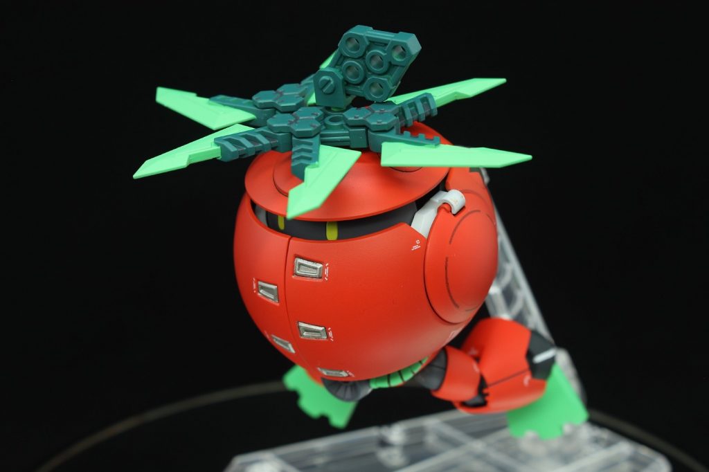 ## トマト形態
この形態は巡航形態ですね。
複座…というかトマカプルとプチトマのコックピットは別になっていて、訓練場所までは指導員がトマカプル操縦していくイメージで。
操縦系統は合体中ならどちらがメインにもなれる設定。
本当はカカトをタイヤっぽくして