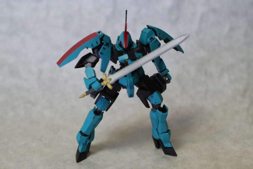 地上仕様アクションポーズ。
肩を広げると強そうでいいですね。