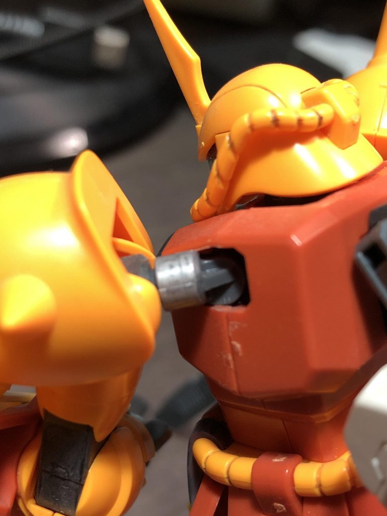 肩関節部を気持ちメタリックに塗装