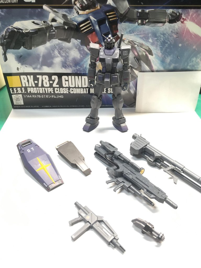 武装一覧と機体
ビームライフルはジェガンの物を、腕部のガトリングガンはFSDガンダムの物を使用しました。