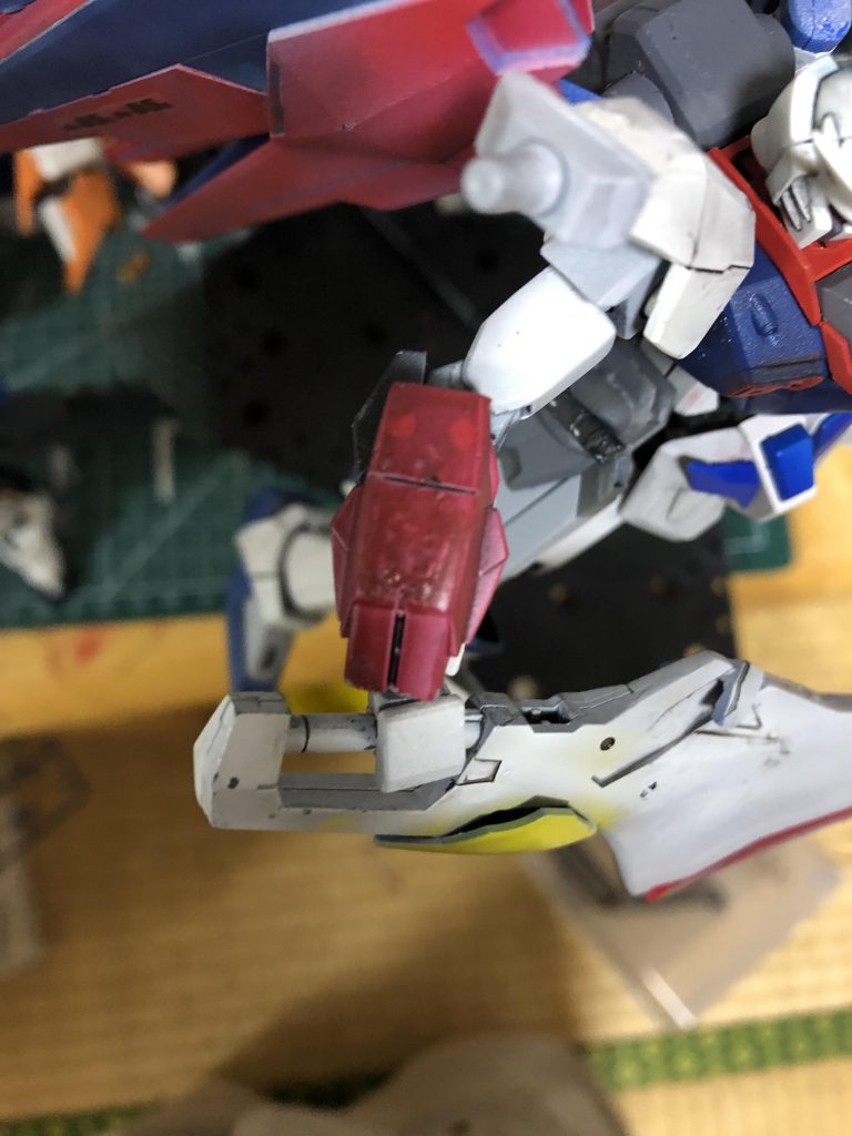 シールドナックルガード
ナックルガードとして稼働し、ビームシールドを展開出来る