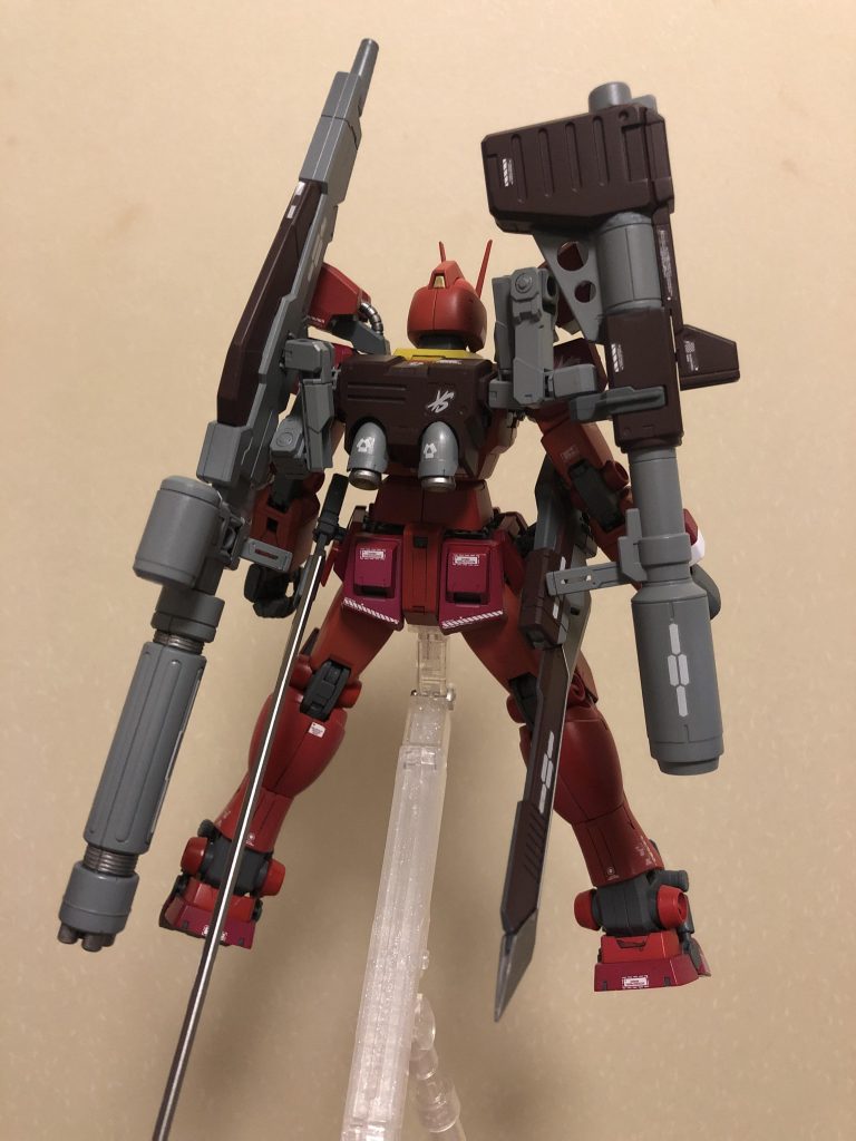 フロントとバックショット。武器ご手盛り派ではないのですがこれはこれで良い…考えを改めないといけない気がしてきた