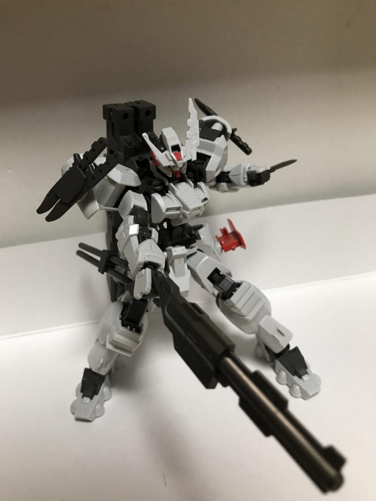 ガンダムアスタロト ホワイトウルフ–3枚目/制作者：じらぁど・しゅぷりがん（Poorman）