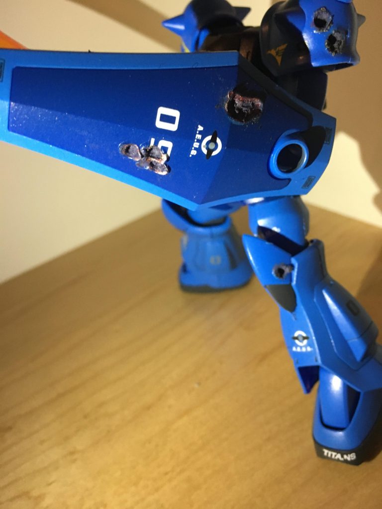 デカールはGPシリーズの余りを使いました    キズはお線香でプラを溶かしてみました                                                                       久しぶりにガンプラ が出来て良かったです