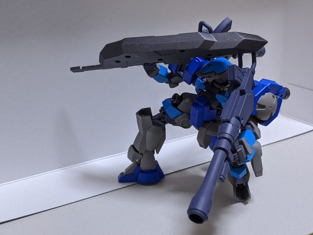 敵の攻撃を凌ぐ。