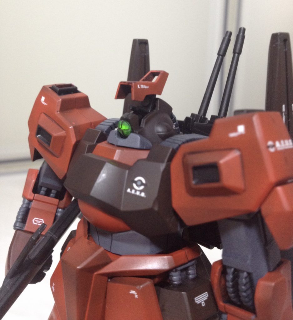 チップLEDを使用したので、バルカンファランクスも展開可能です。電池は胴体内に入っています。