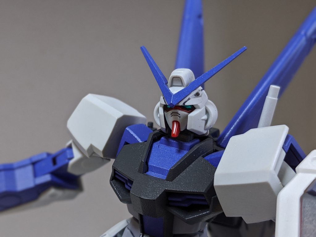 顔の墨入れも適度にがんばりました。チャコールグレーの梨地がつよい。