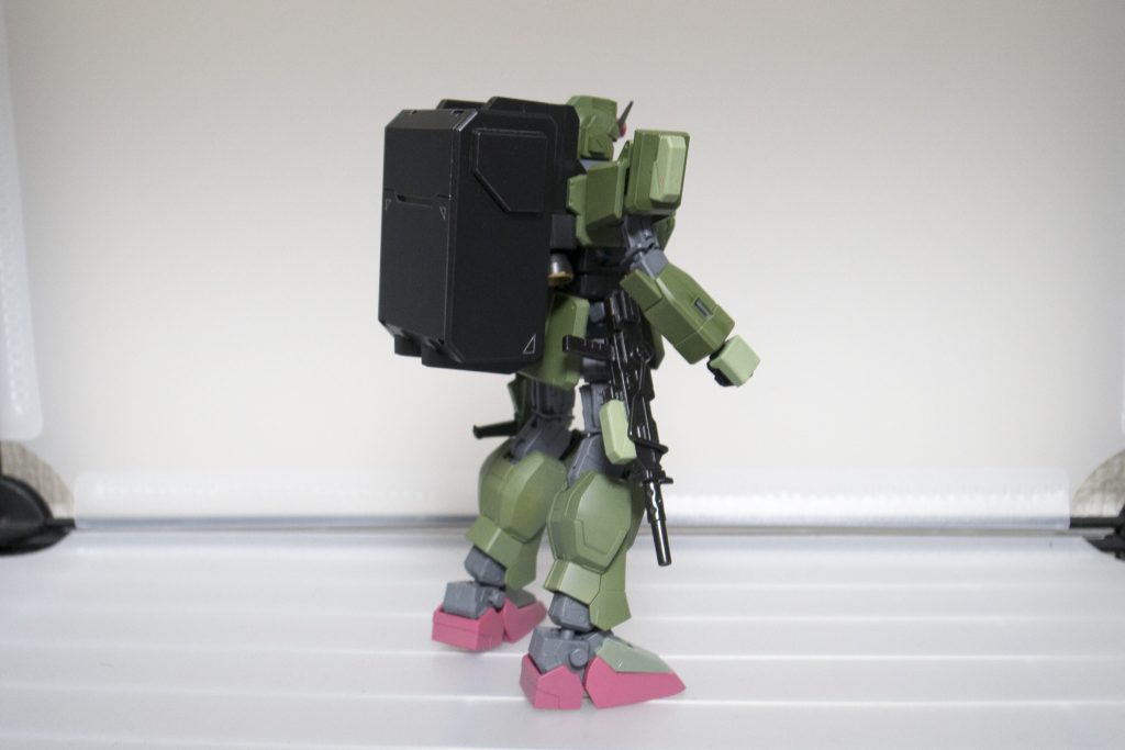 カバンには荷物が入っています。