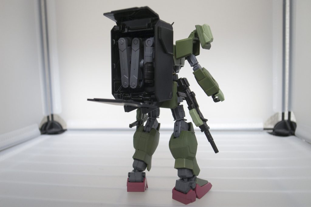 カバンには荷物が入っています。