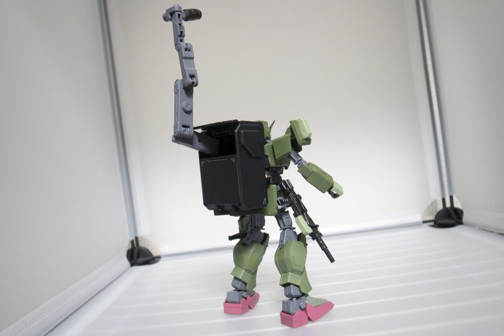 カバンはラックを改造して上蓋だけ開けられるように