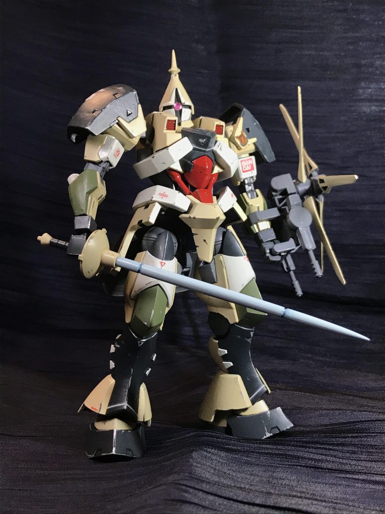 いつかやってみたかった「砂漠の駐屯地」配色です。

2019年10月12日、台風19号により部屋に籠もって作業が捗る捗る。
でもそういう状況なのでつや消し吹けてません。
明日吹いてUPしようと思ったけどこの台風で暇ですし。

それにしても曲面多くて平面面積少なくてシールが貼り辛いデザインでした。