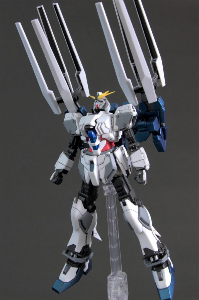 展開すると一気に派手に感じますね