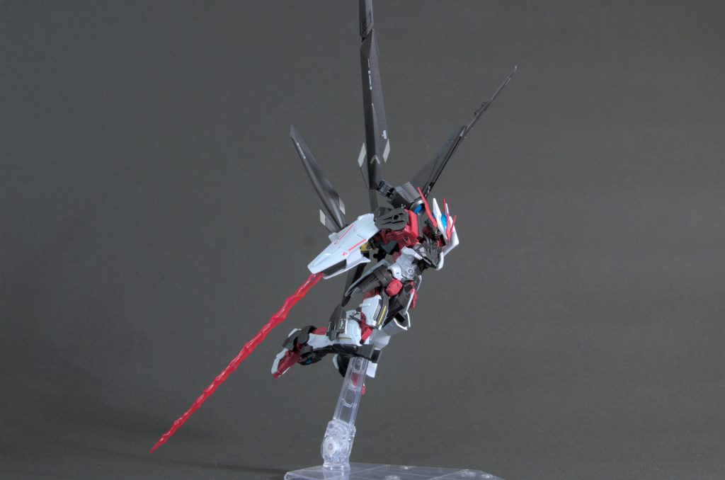 劇中の演出っぽくはできませんが、サーベルのエフェクトは変えてみました。