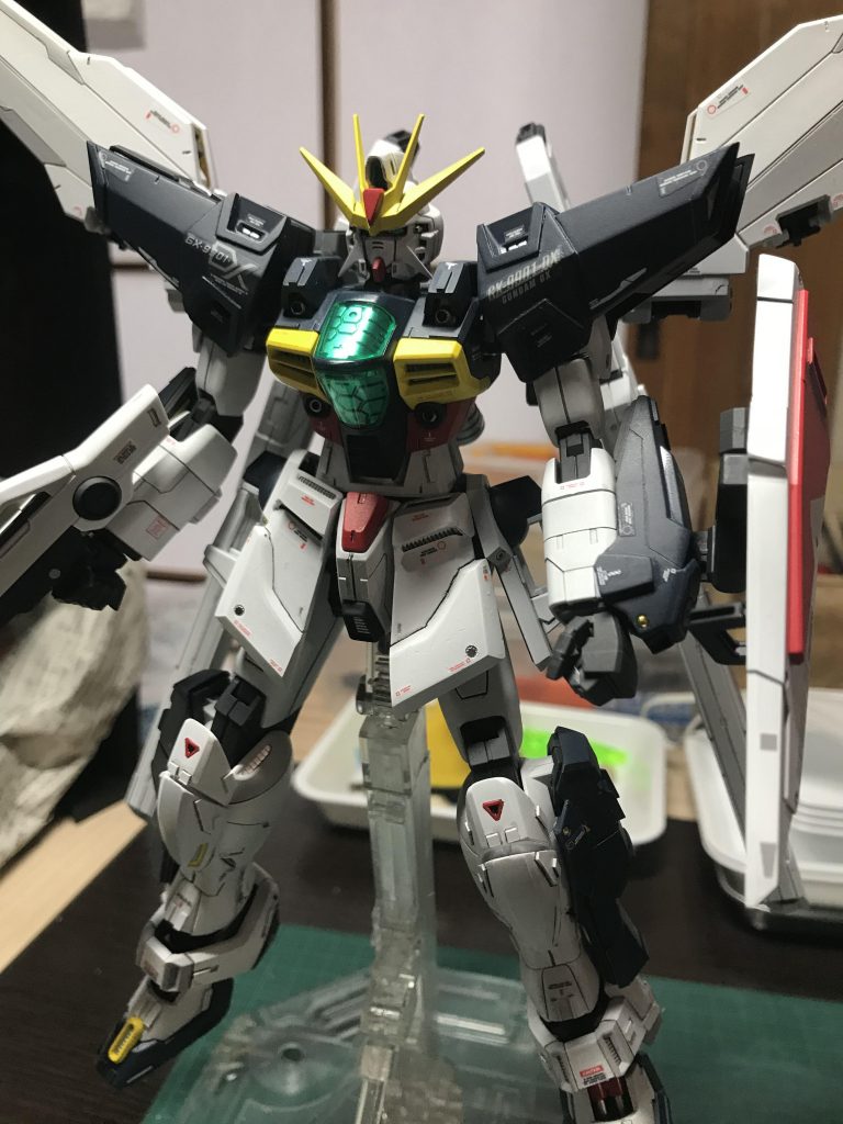 スカートと肩パーツを少し増量しています。