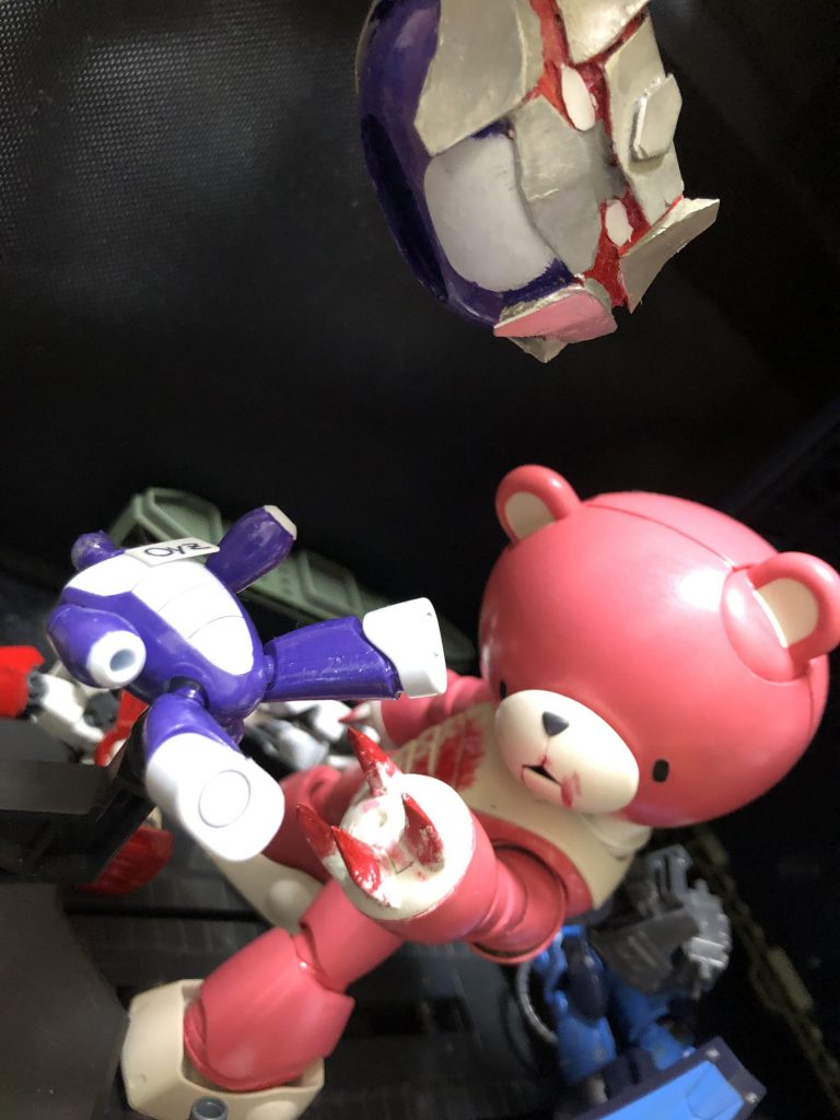 Mr.BK「もうダメだっ!!アレは危険すぎるっ!!破棄するしかないーっ!!」
oyz「マスター...。待ってください...。」
Mr.BK「大丈夫なのか!室長!?」
わーーーーっ!!
ぐしゃー!!べキー!バキー!どかーん!!
oyz「....こんな時に....アレなんですけど...。一応ビーストモードっていう形態になるんです...。ホラ、この写真...。見てくださいよ...。」