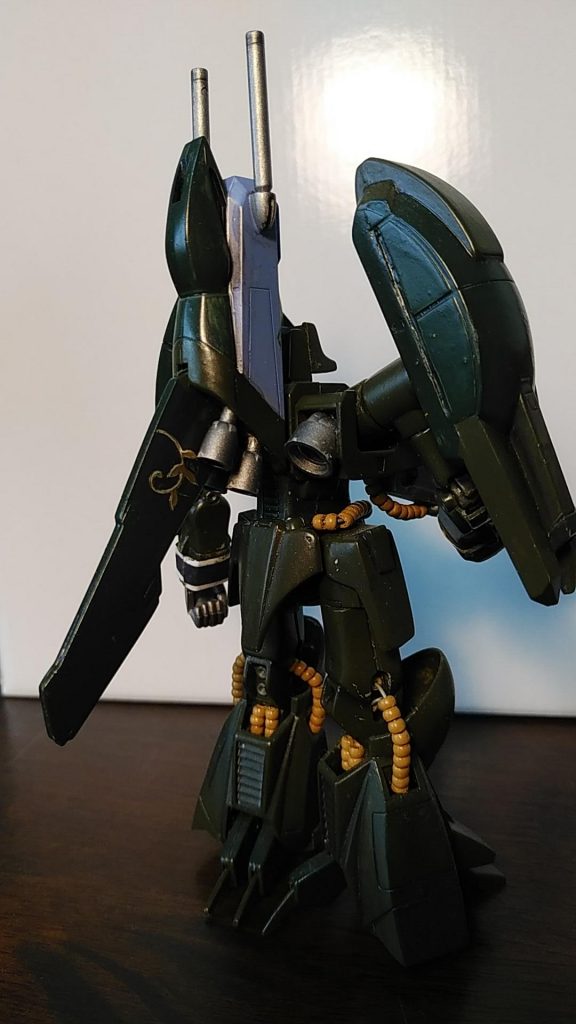 袖付き色に塗っただけ