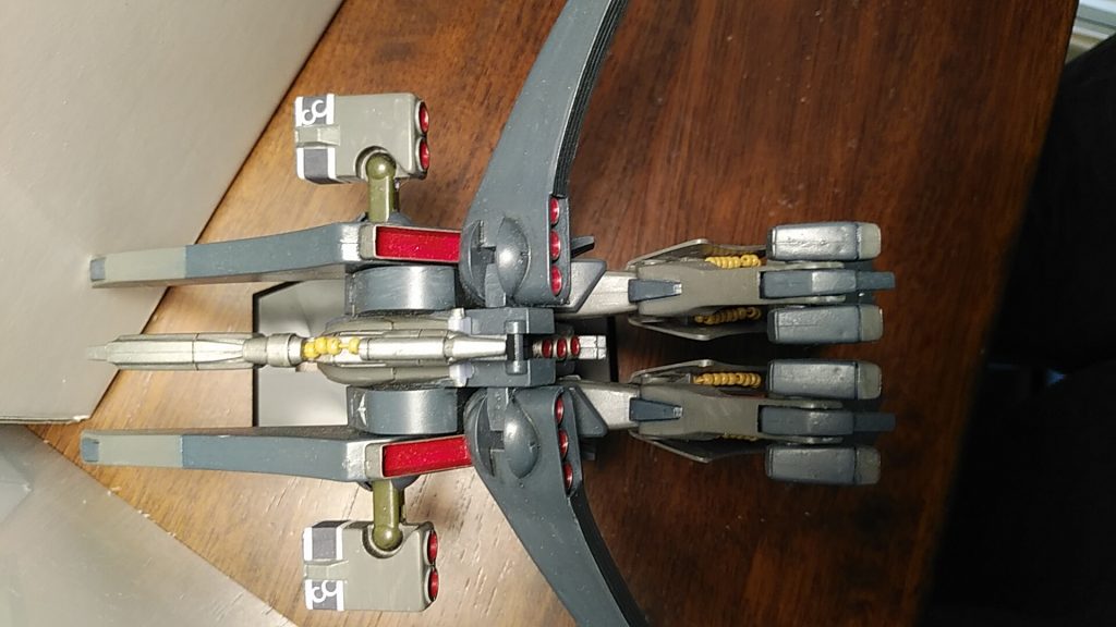 袖はシールをコピー。パイプはビーズ。