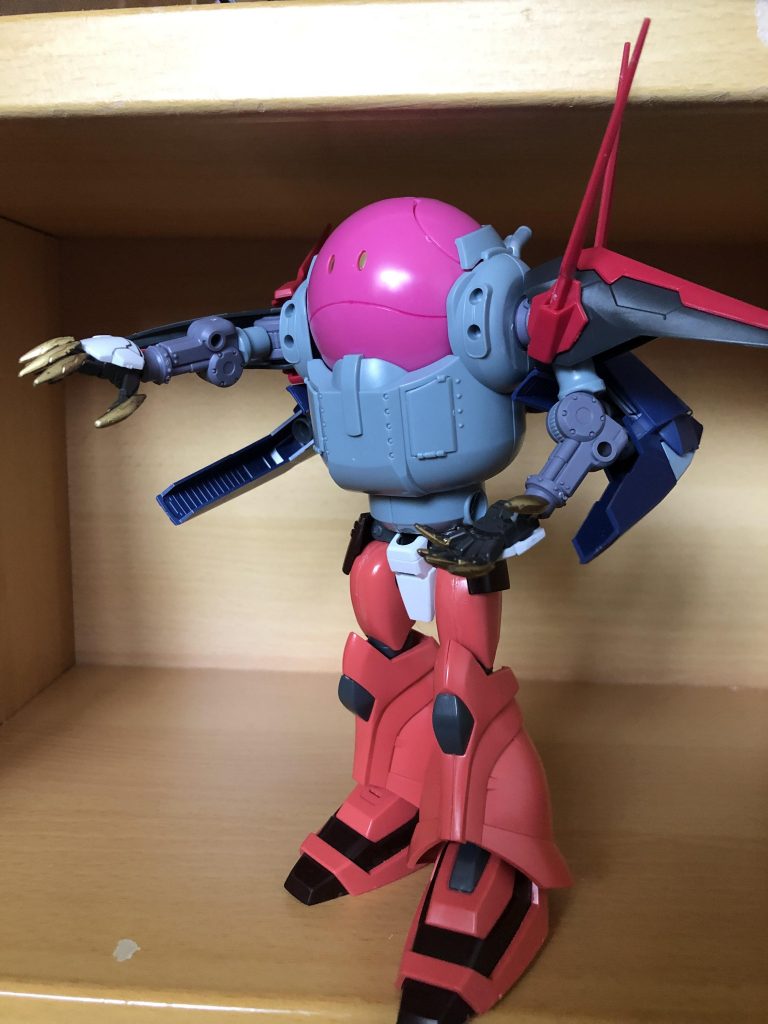 今時のマスコットは自分の身くらい守れないとやっていけないと思うので、これぐらいハッタリをきかせてみました。