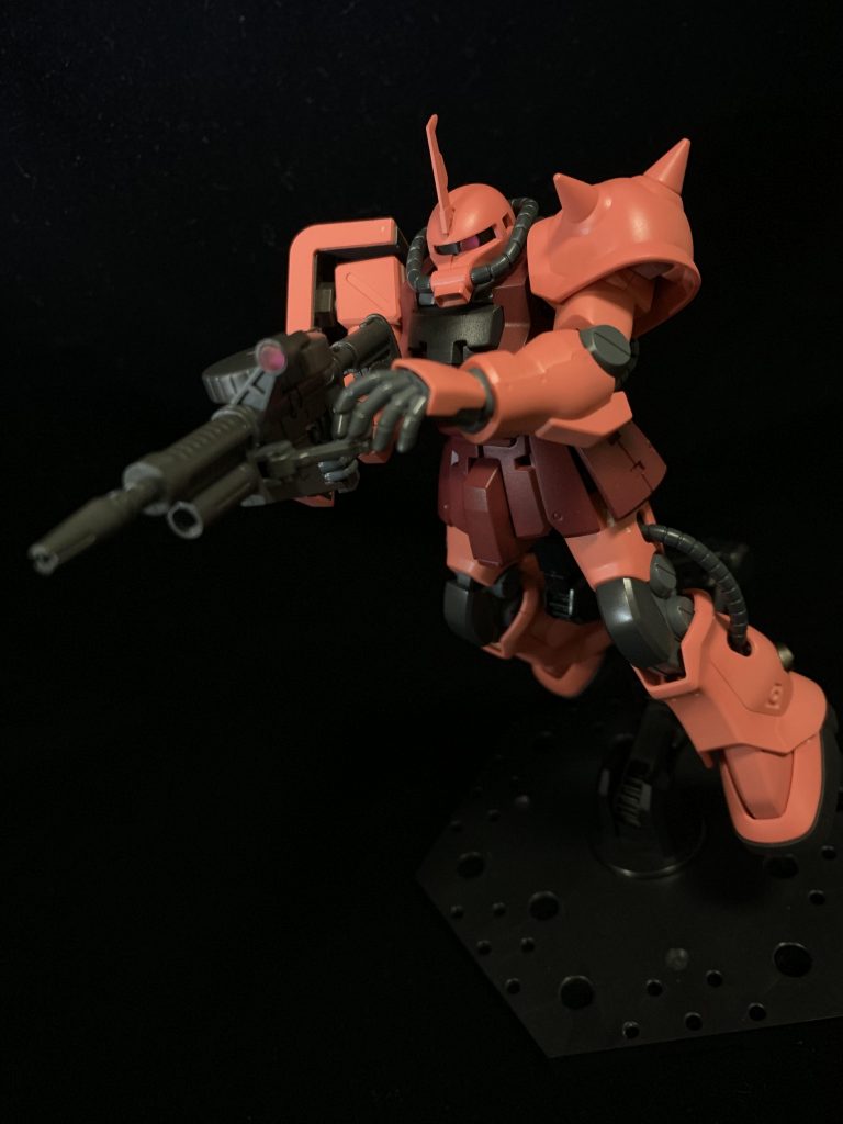 …気をとりなおして…アクション!ポーズにこだわり過ぎて撮影中に塗膜が削れまくりました…笑