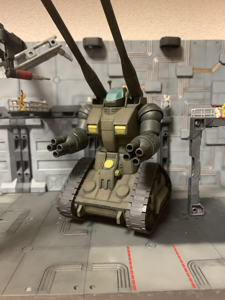 ラッカー系塗料で基本塗装。