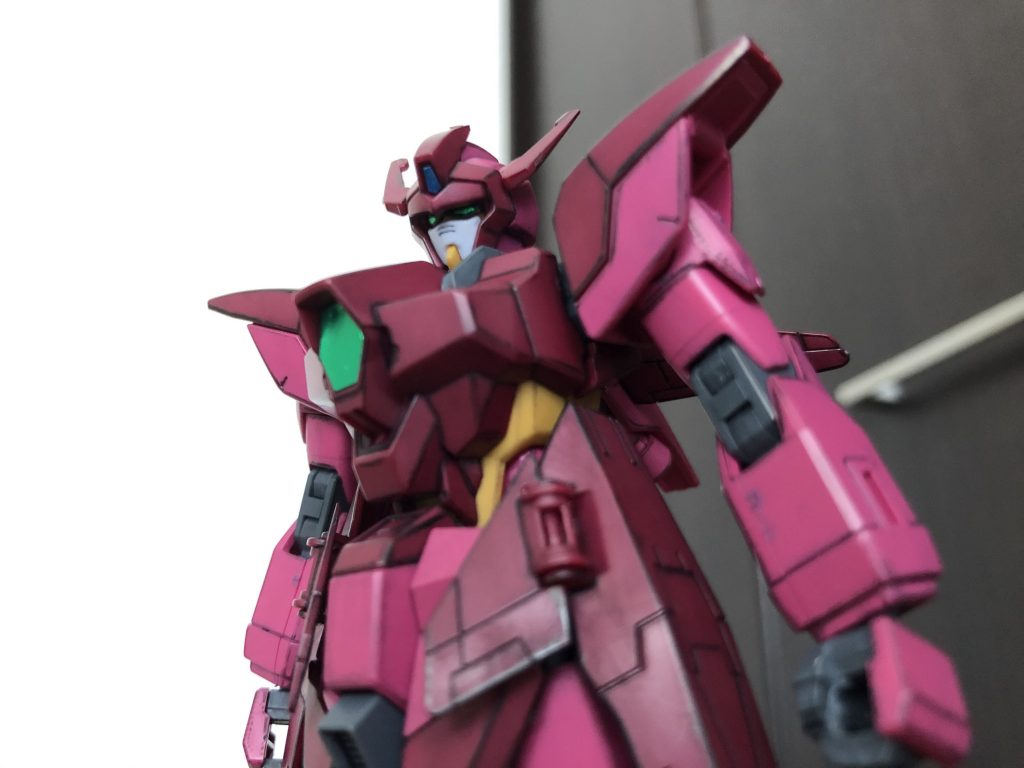 ビルドダイバーズ、それからビルドファイターズ通してガンプラ世界のガンプラを買って作るのは初めてでしたが、食わず嫌いでしたね。
勝手にフィルタリングやウエザリングって合わないんじゃないかなーと偏見持ってましたが、そんなことなくて良かった。