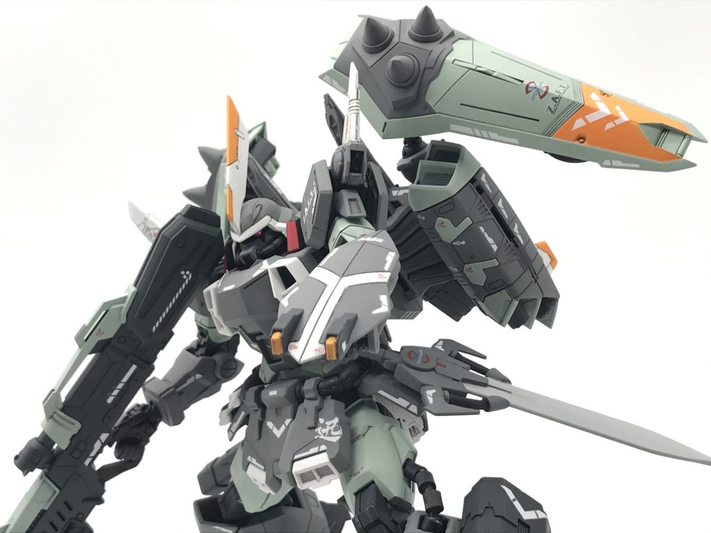 羽が大きいといろんなポーズがかっこよく決まります^_^