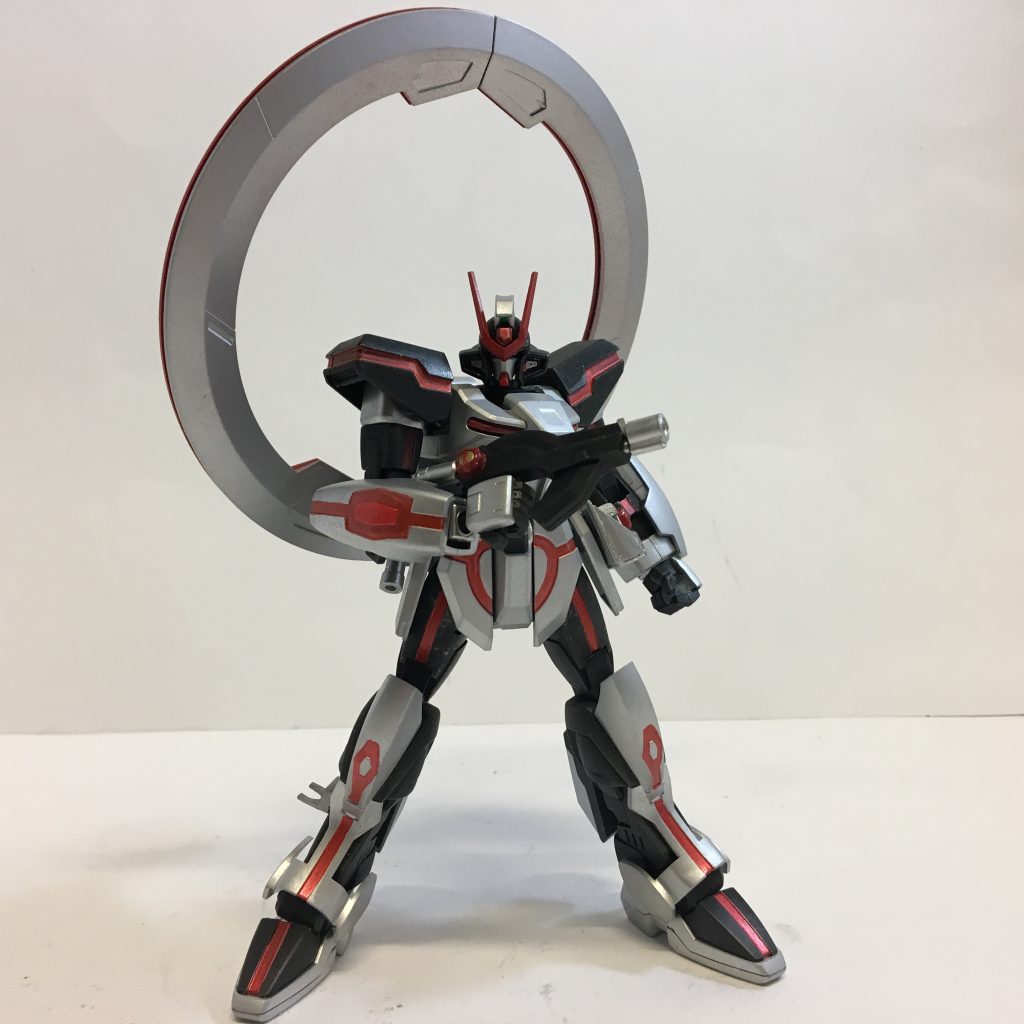 ミッションメモリ、ファイズフォンまでは再現できてませんがそれ以外の武器パーツはそれっぽく仕上がっています。