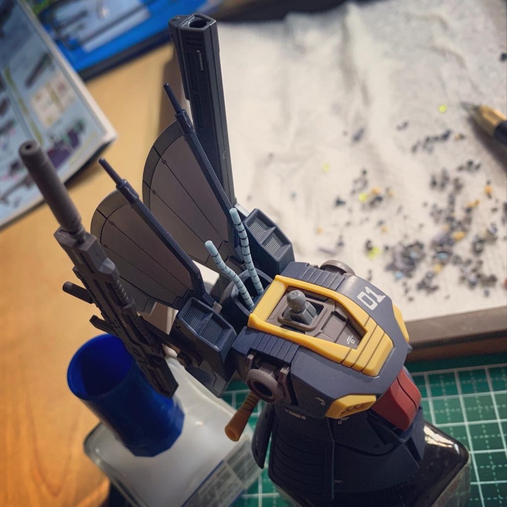 カタツムリの方は一万歩ゆずって武器ラックだとしよう。がしかしこの翅は何だ。なぜこんなにも虫っぽいのか。明確な説明がほしい。ほしいの。