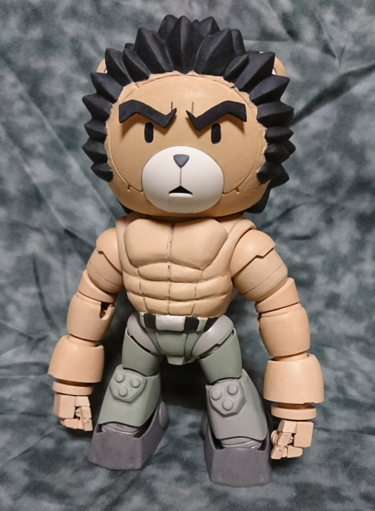 正面
顔は二種類あり、画像はノーマルフェイス。眉毛はプラ板で作り可動式になってます。