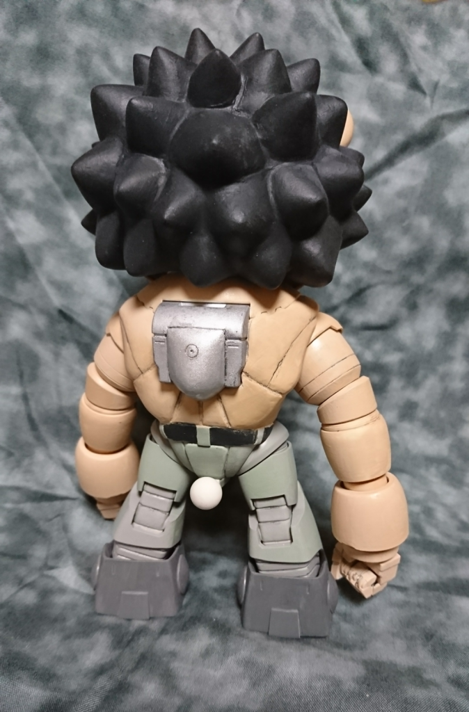 背中には阿頼耶識システムを搭載。