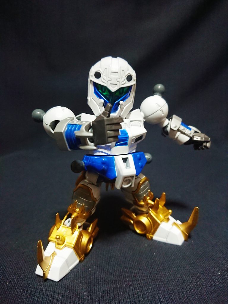 軽装形態
足甲を除きカラーリング的にもこの状態が一番トールギスIIIに見えるかもしれません。