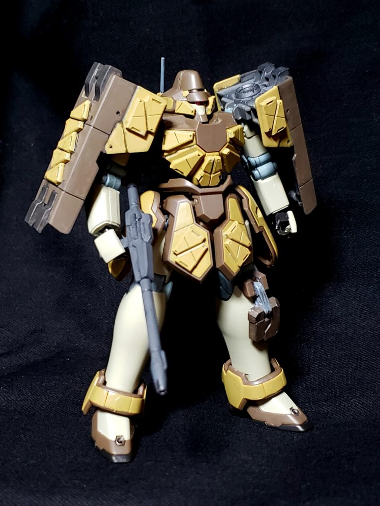 ベース機からの変更点として、両肩を大型の装甲に変更。機体各所にリアクティブアーマーが備えられている。
また、分隊の所属機はオレンジの箇所がダークイエローで塗装されて区別化されている。