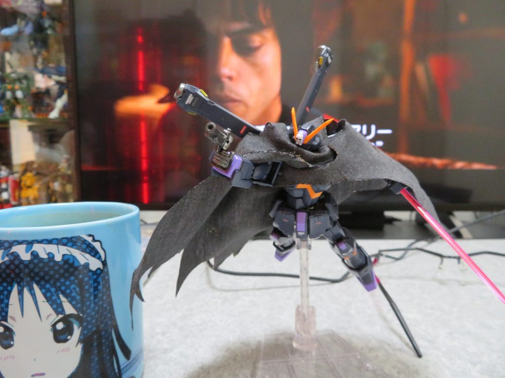 マントは100均の端切れです。