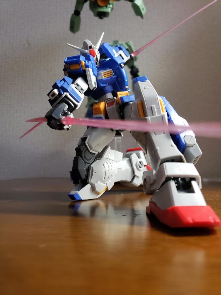 豪快な一刀両断アクション！！