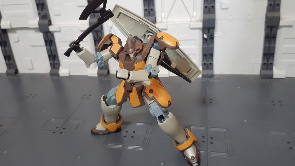 独自の関節ですが可動もバッチリでいろんなポーズが決まります。