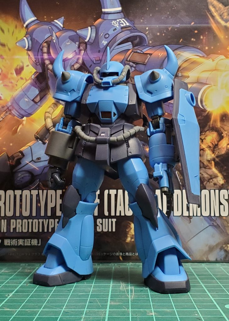 改修後
鼻を短縮したら切りすぎてしまいグフ頭になったのでいっそグフに寄せようと思い足りました