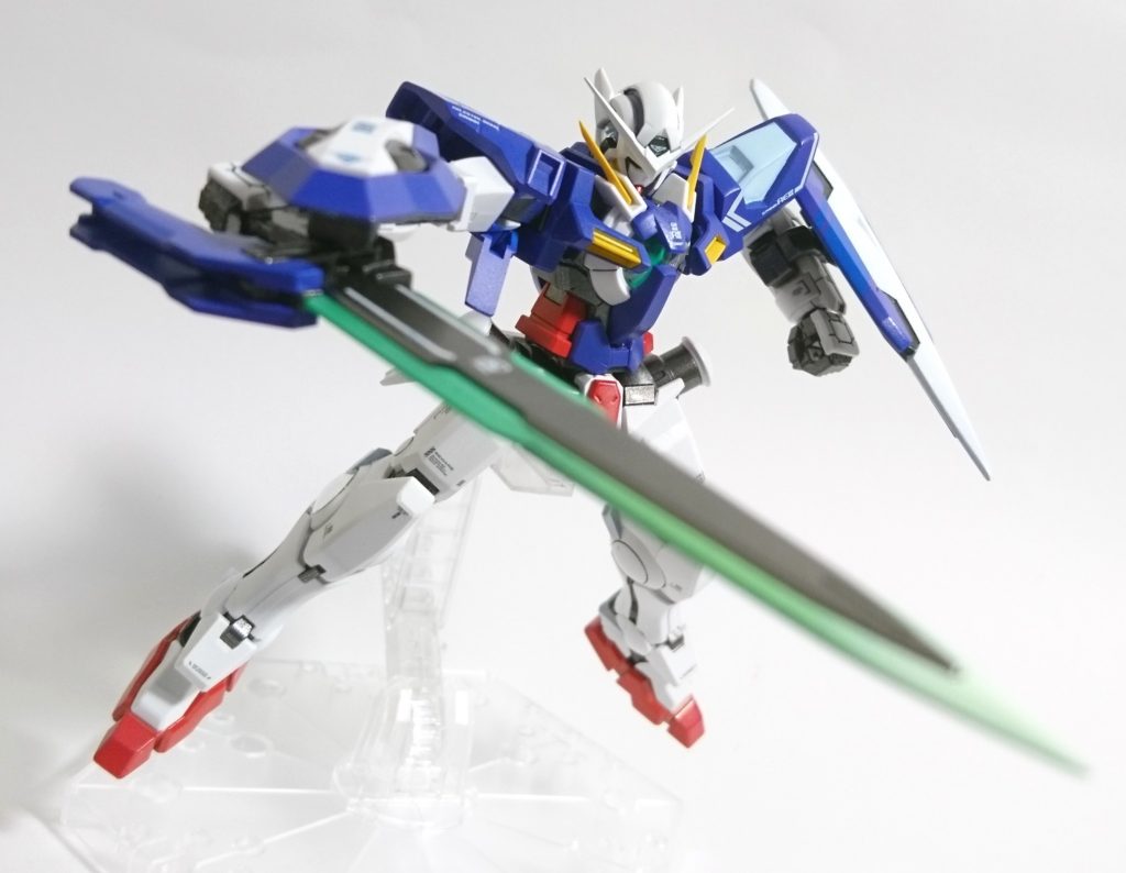 【GNソード その1】
足パーツのみアメイジングエクシアのパーツを使用。細身な印象に。